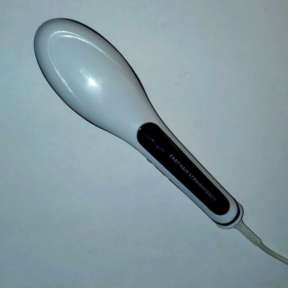 Women's Fast Hair Brush Straightener 450°F White with Red Heat Protectant Ends - Picture 5 of 5